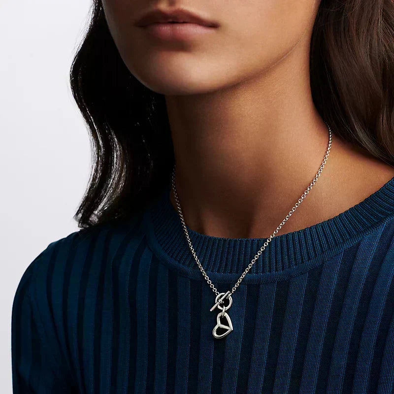 Hermes Cache-coeur Amulette Pendant 18K Gold Necklace