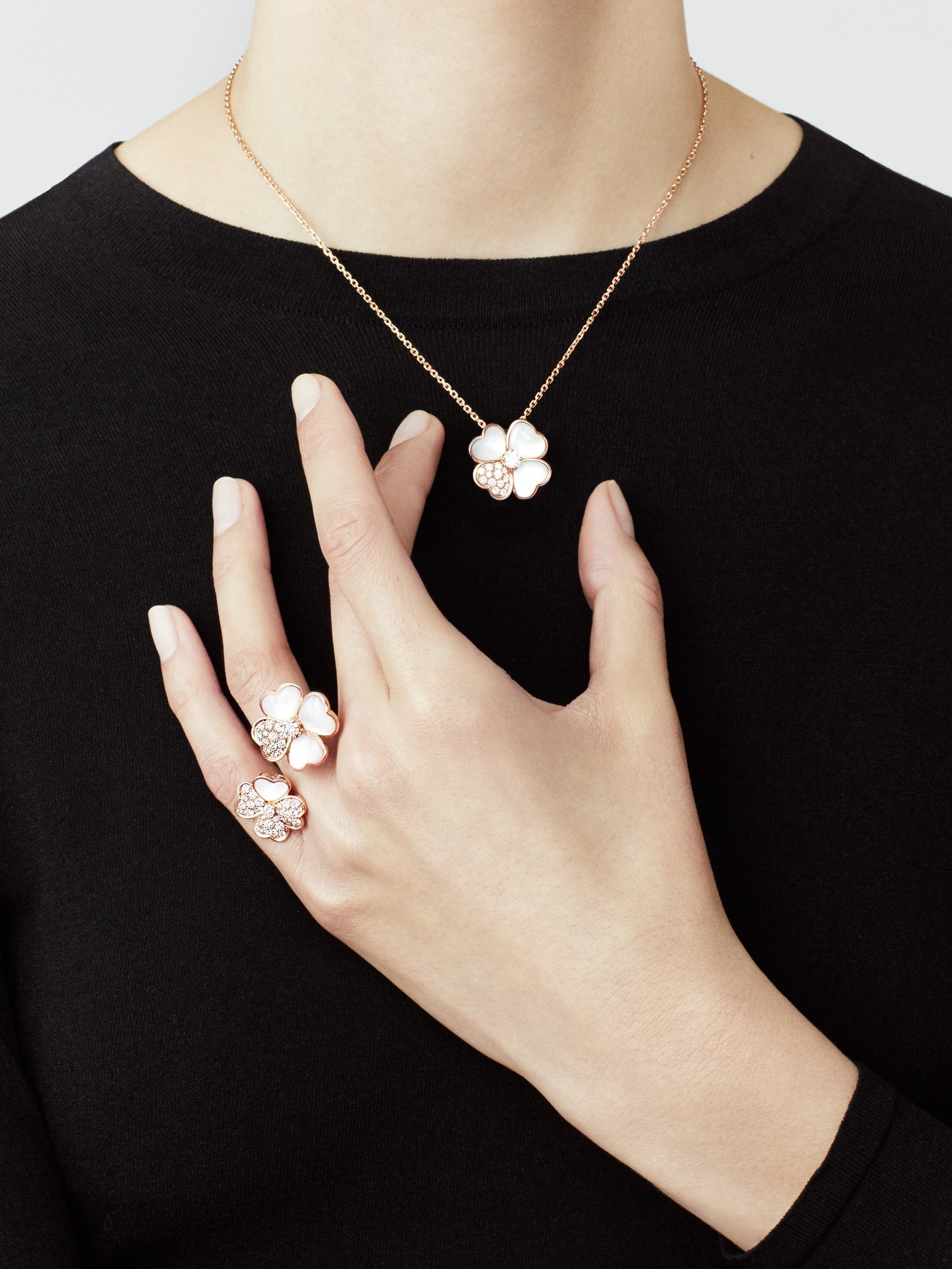 Cosmos Clip pendant 18K Gold Necklace