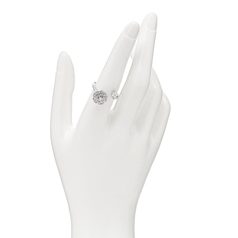 Chanel Diamond Camelia Precieux 18K Gold Ring