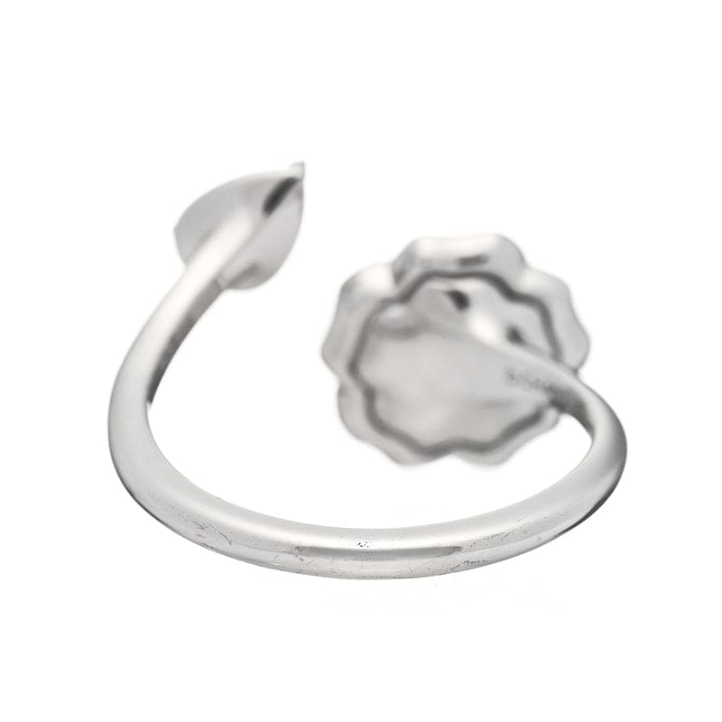 Chanel Diamond Camelia Precieux 18K Gold Ring