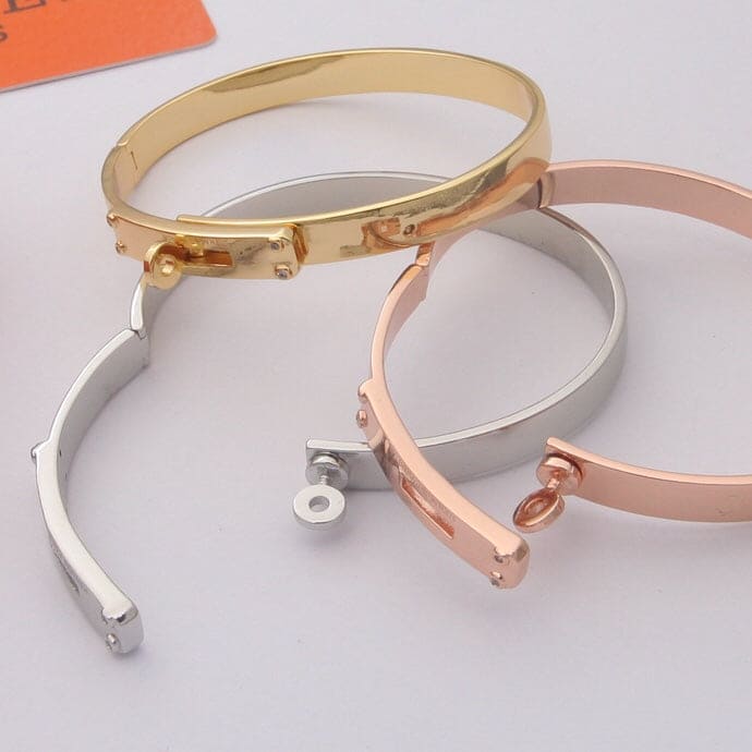 Hermes Kelly 18K Yellow Gold Bracelet