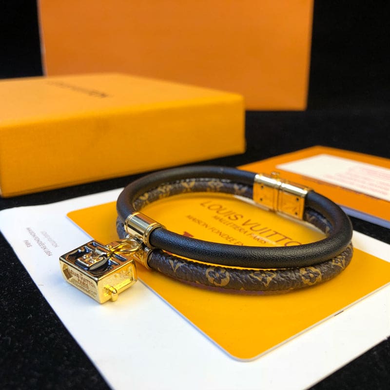 Louis Vuitton Brassie Quipu It Twice Trunk Motif 18K Gold Bracelet