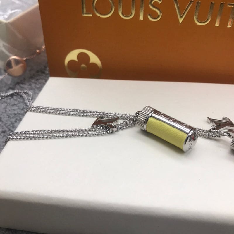 Louis Vuitton Collier Fluo Charms Vintage 18K Gold Necklace