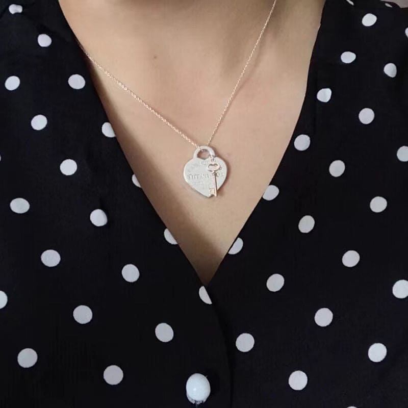 Tiffany Return to Heart & Key 18K Gold Necklace
