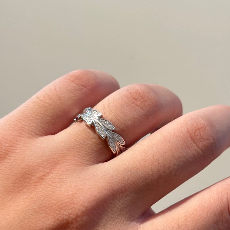 Victoria Vine 18K White Gold Ring