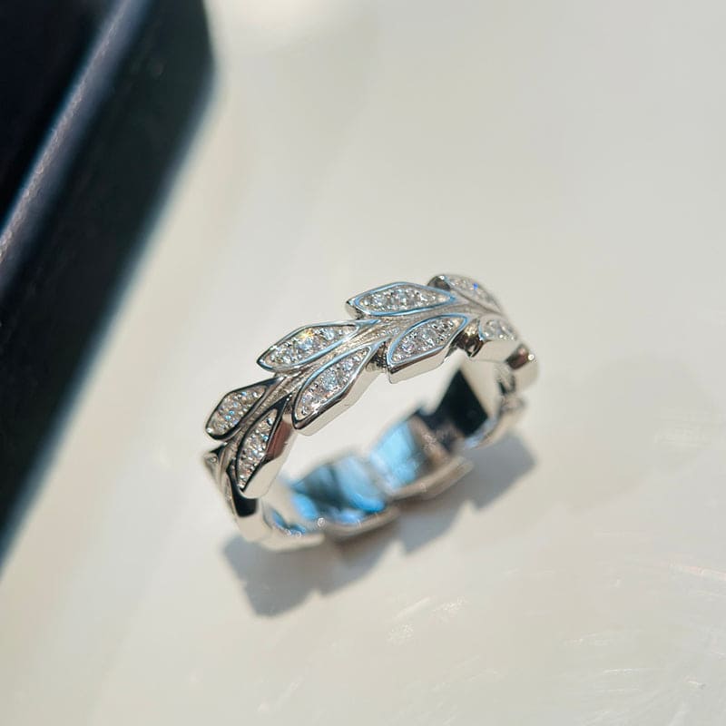 Victoria Vine 18K White Gold Ring