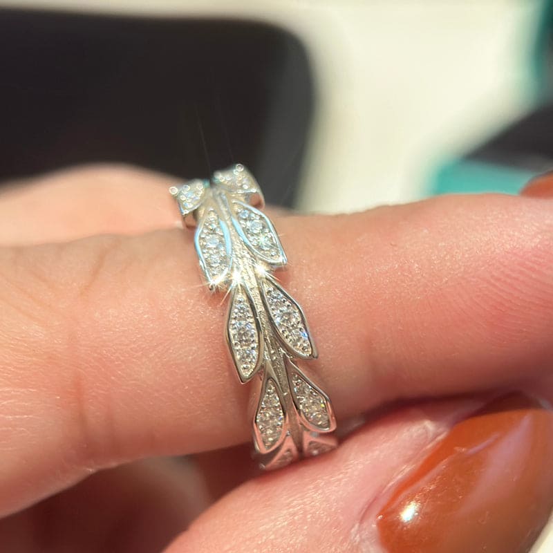 Victoria Vine 18K White Gold Ring