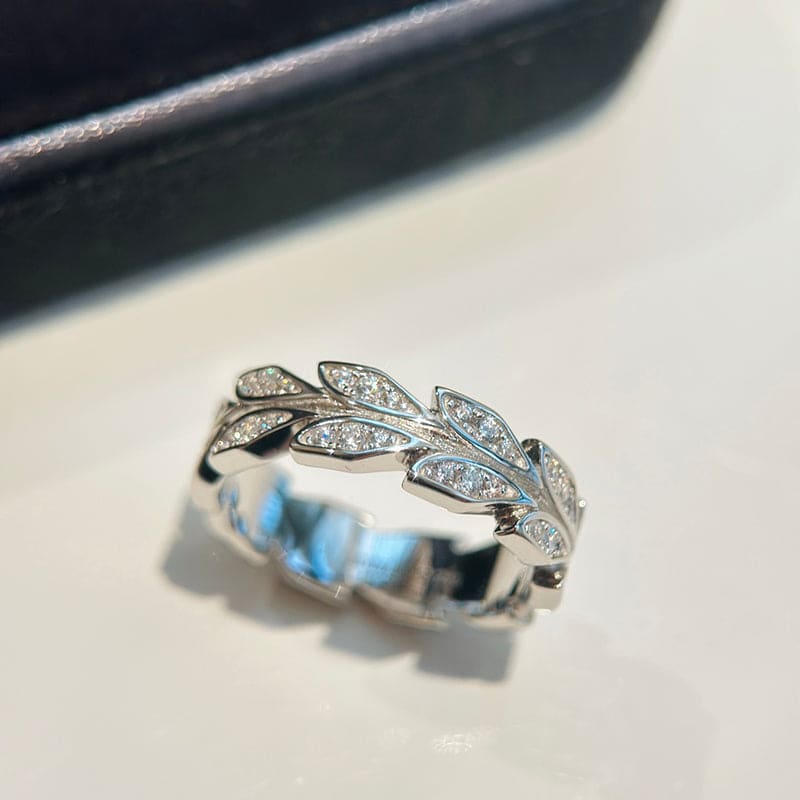 Victoria Vine 18K White Gold Ring
