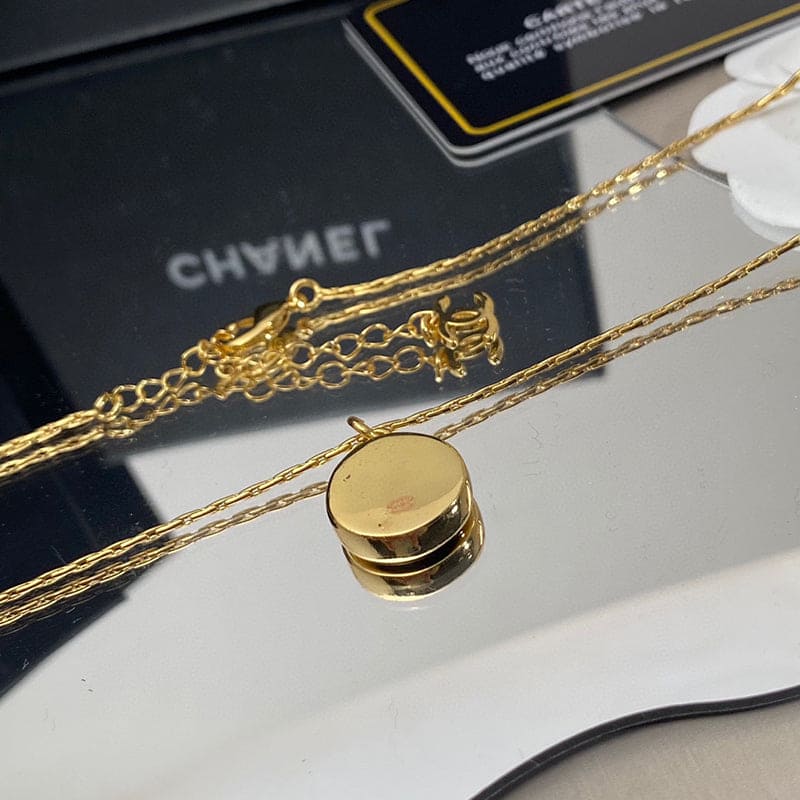 Chanel Pendant 18K Gold Necklace