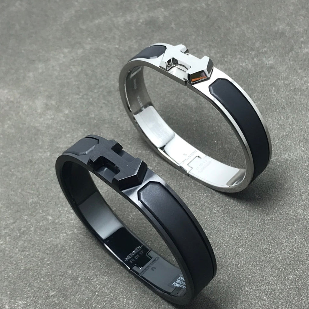 Hermes Super Black 18K Gold Bracelet