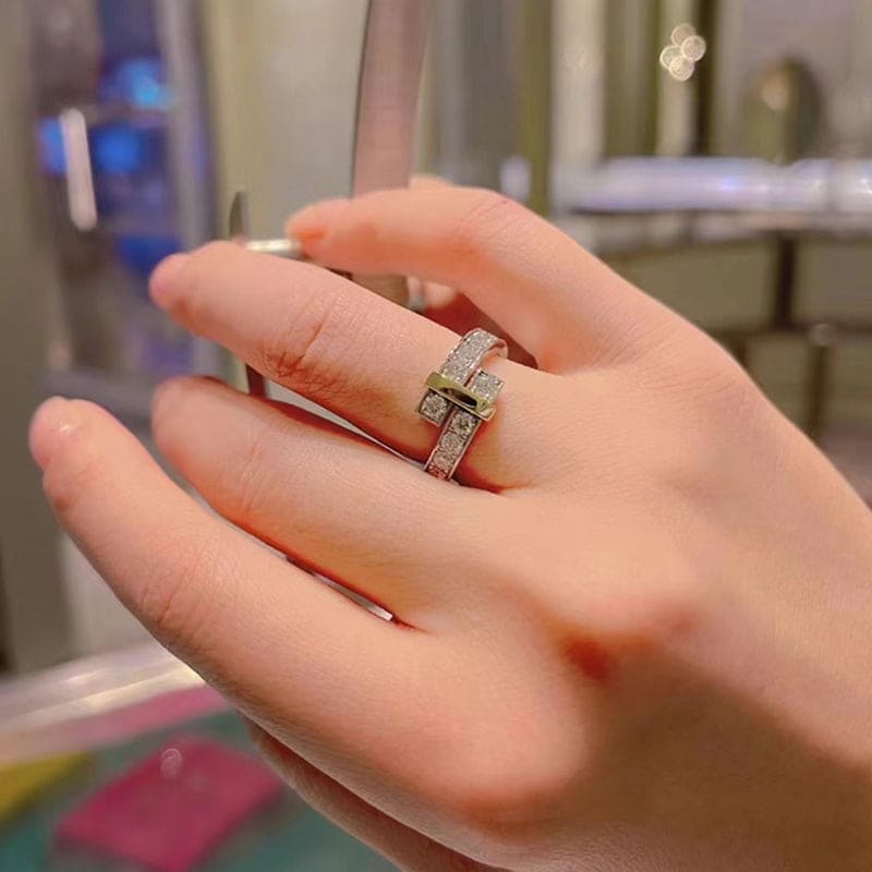 Tiffany Edge Bypass 18K Gold Ring