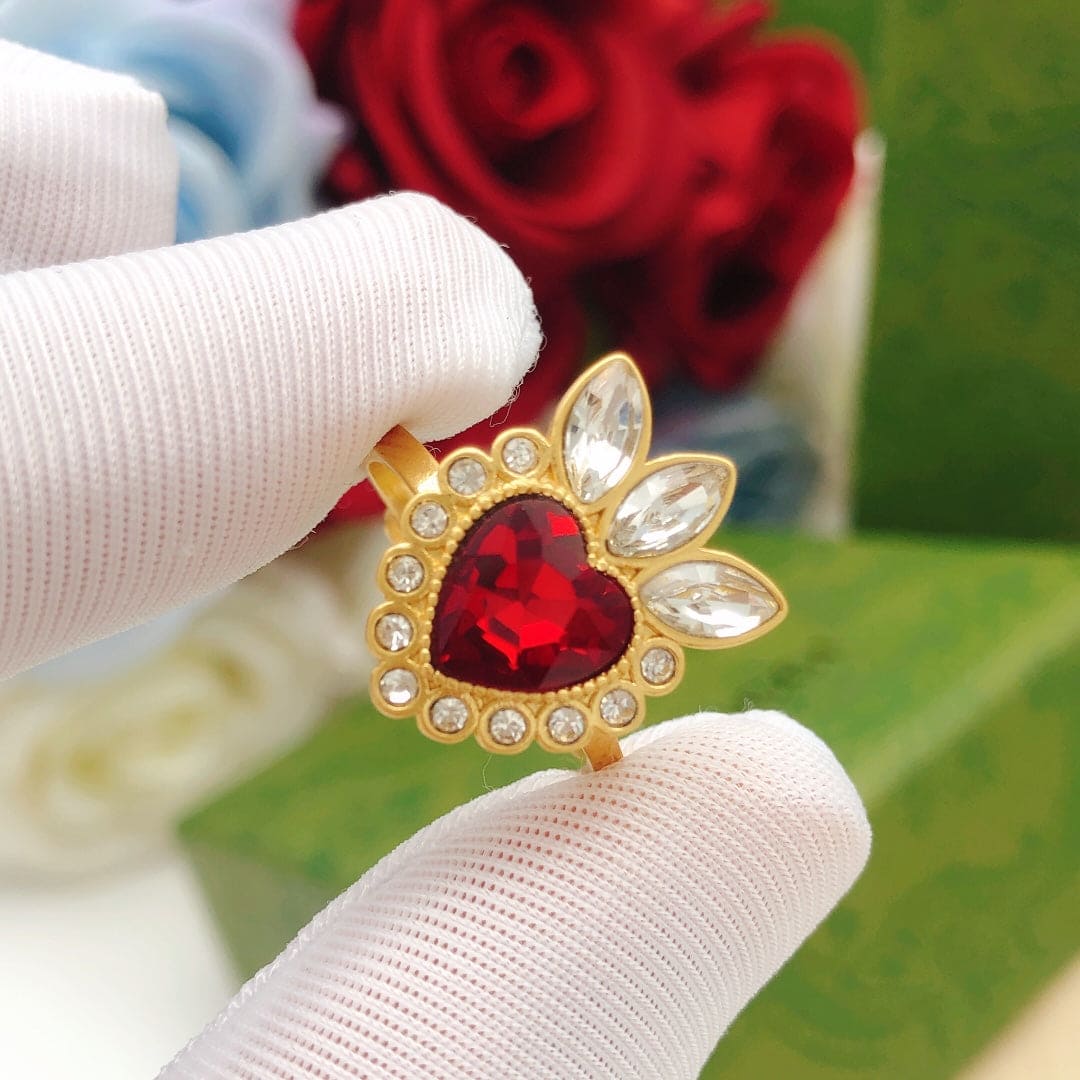 Gucci Double Crystal Heart 18K Gold Ring