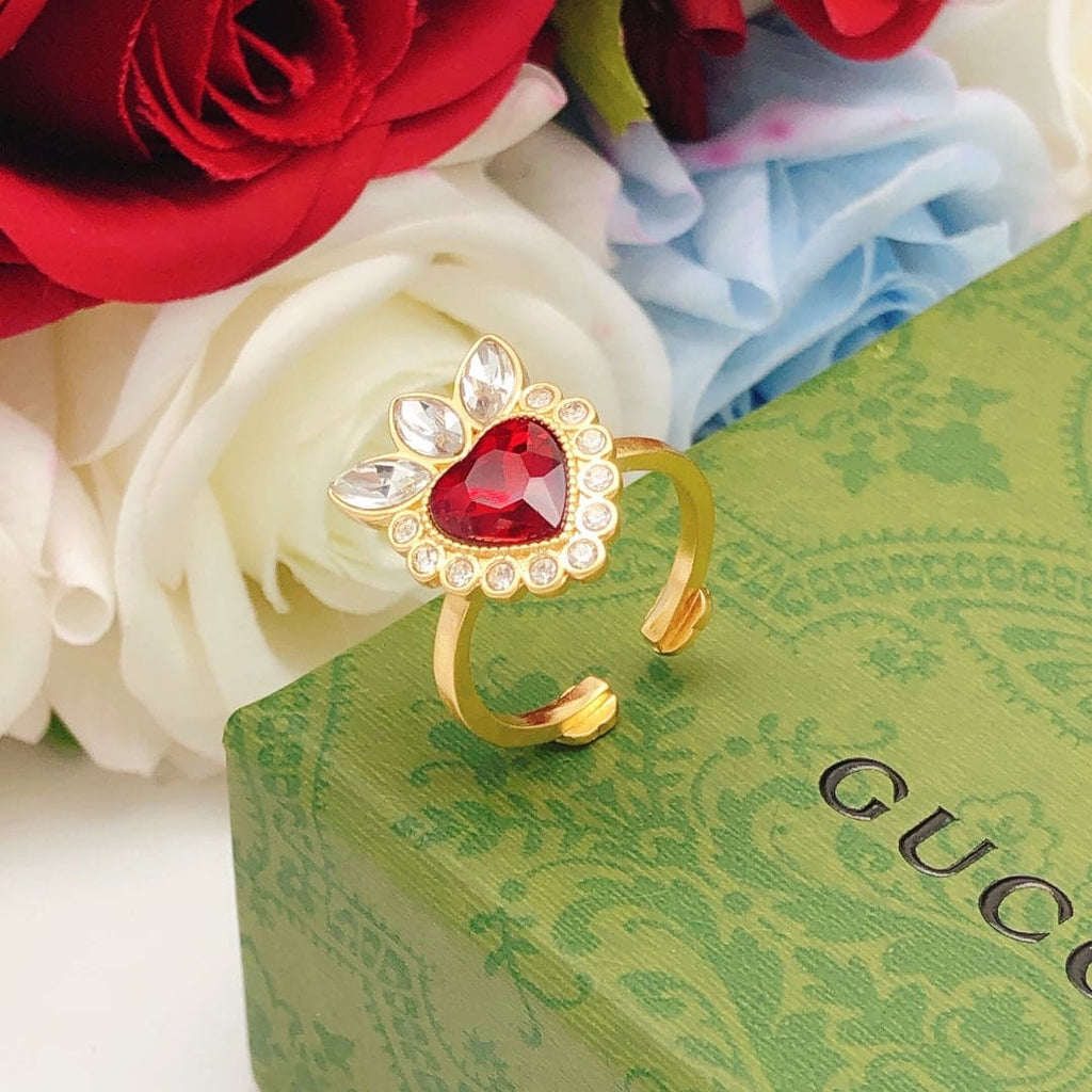 Gucci Double Crystal Heart 18K Gold Ring