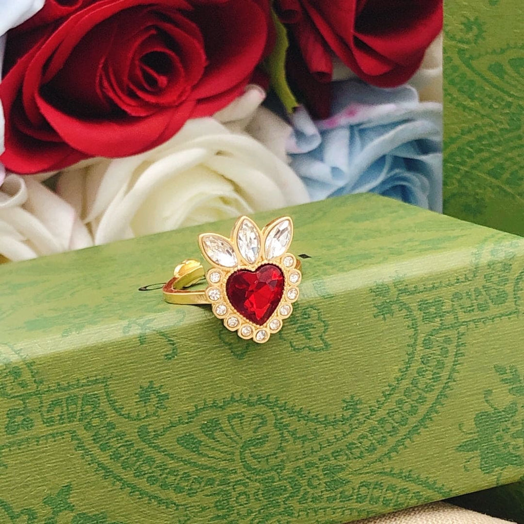 Gucci Double Crystal Heart 18K Gold Ring