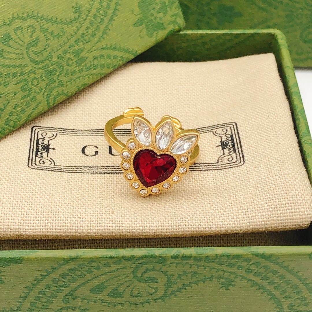 Gucci Double Crystal Heart 18K Gold Ring
