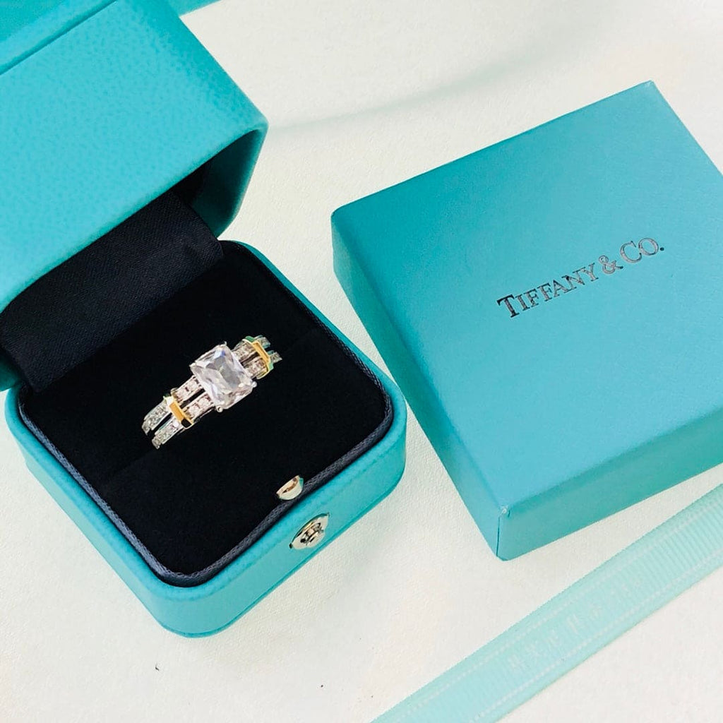 Tiffany Diamonds 18K Gold Ring
