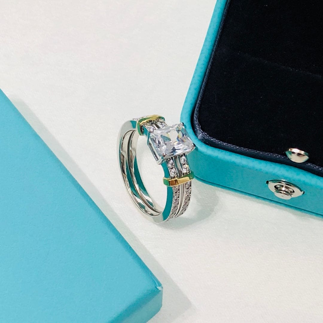 Tiffany Diamonds 18K Gold Ring