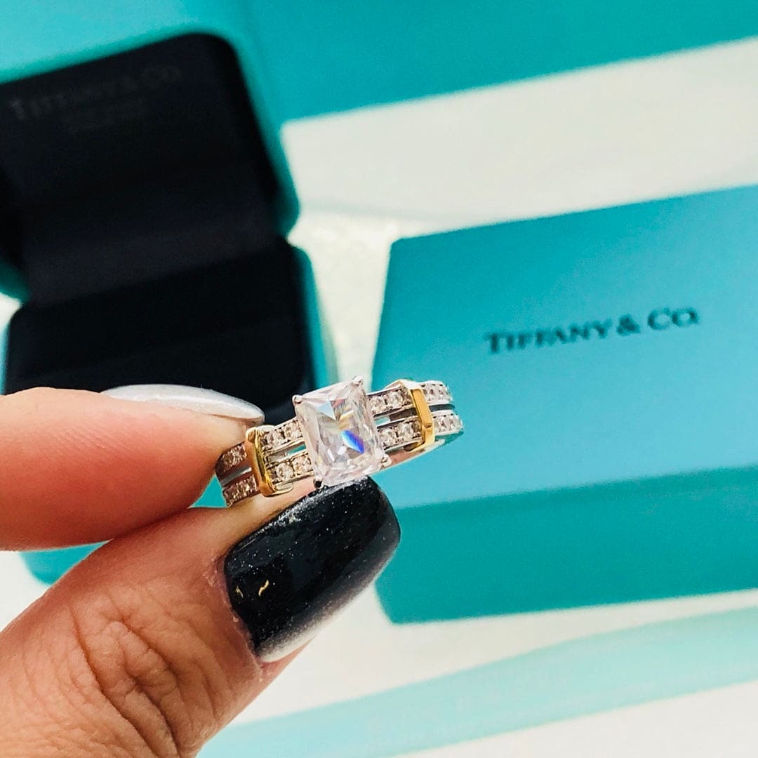 Tiffany Diamonds 18K Gold Ring
