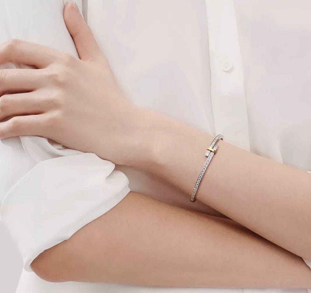 Tiffany Edge Hinged Bypass Bangle 18K Gold Bracelet