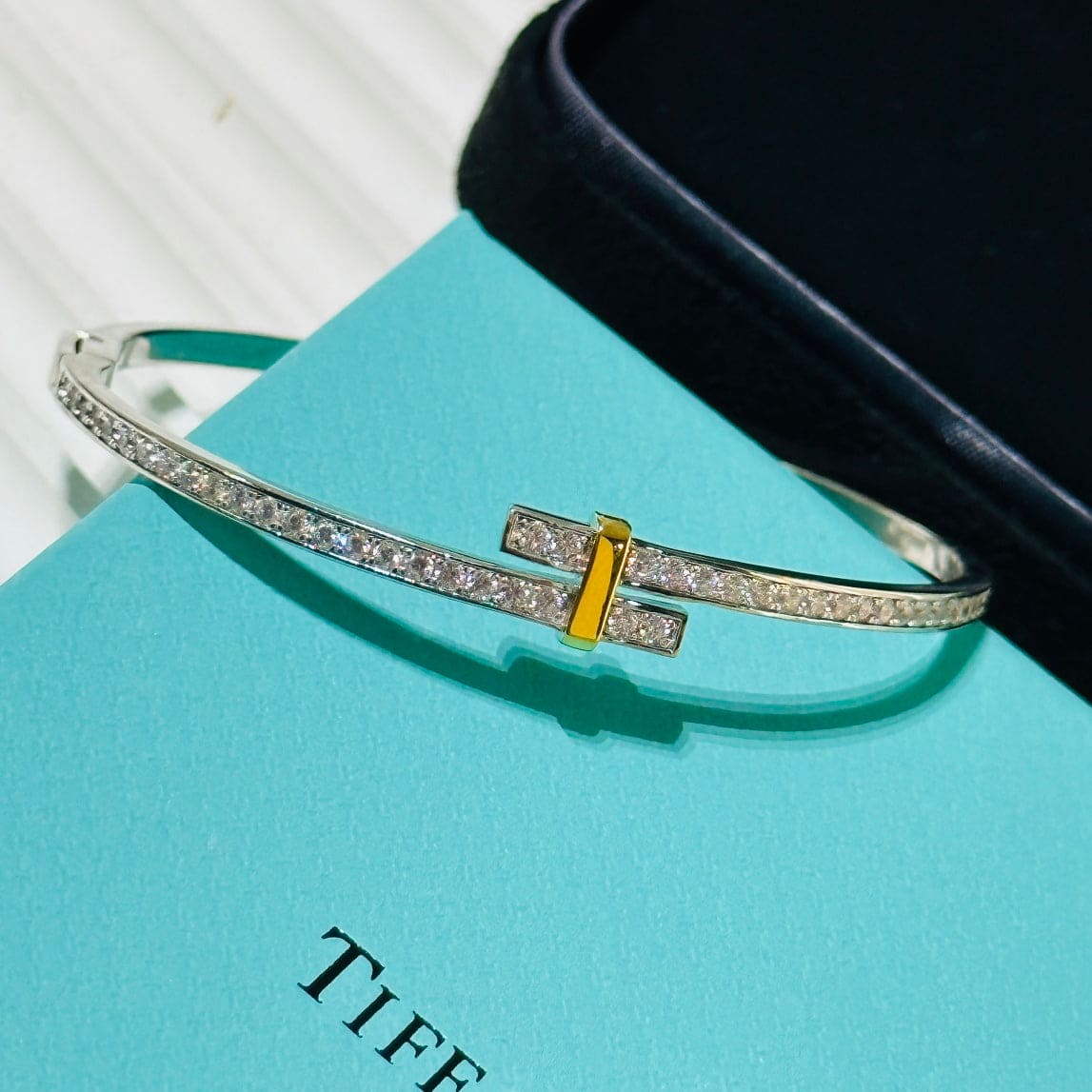 Tiffany Edge Hinged Bypass Bangle 18K Gold Bracelet
