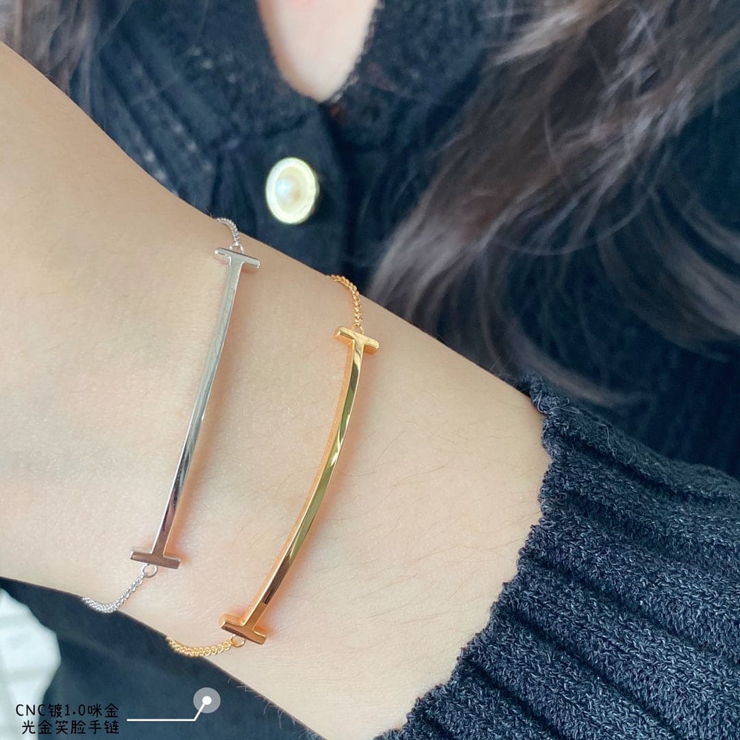 Tiffany Smile 18K Gold Bracelet