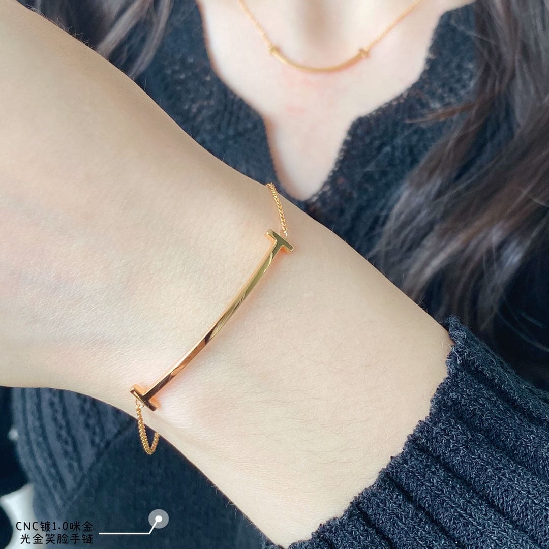 Tiffany Smile 18K Gold Bracelet