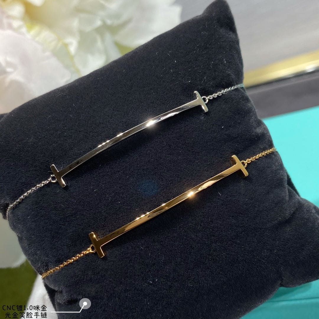 Tiffany Smile 18K Gold Bracelet
