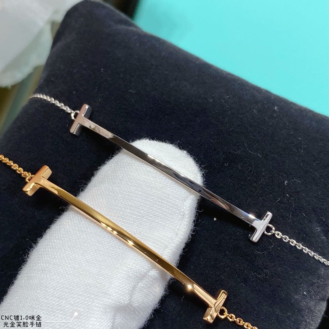 Tiffany Smile 18K Gold Bracelet