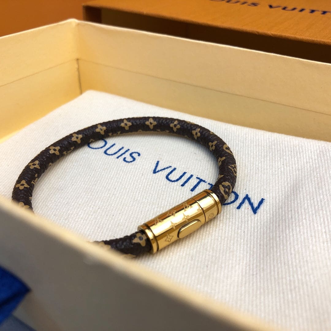 Louis Vuitton Keep It 18K Gold Bracelet