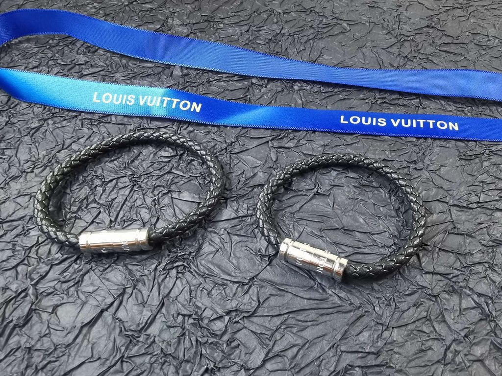Louis Vuitton Keep It 18K Gold Bracelet