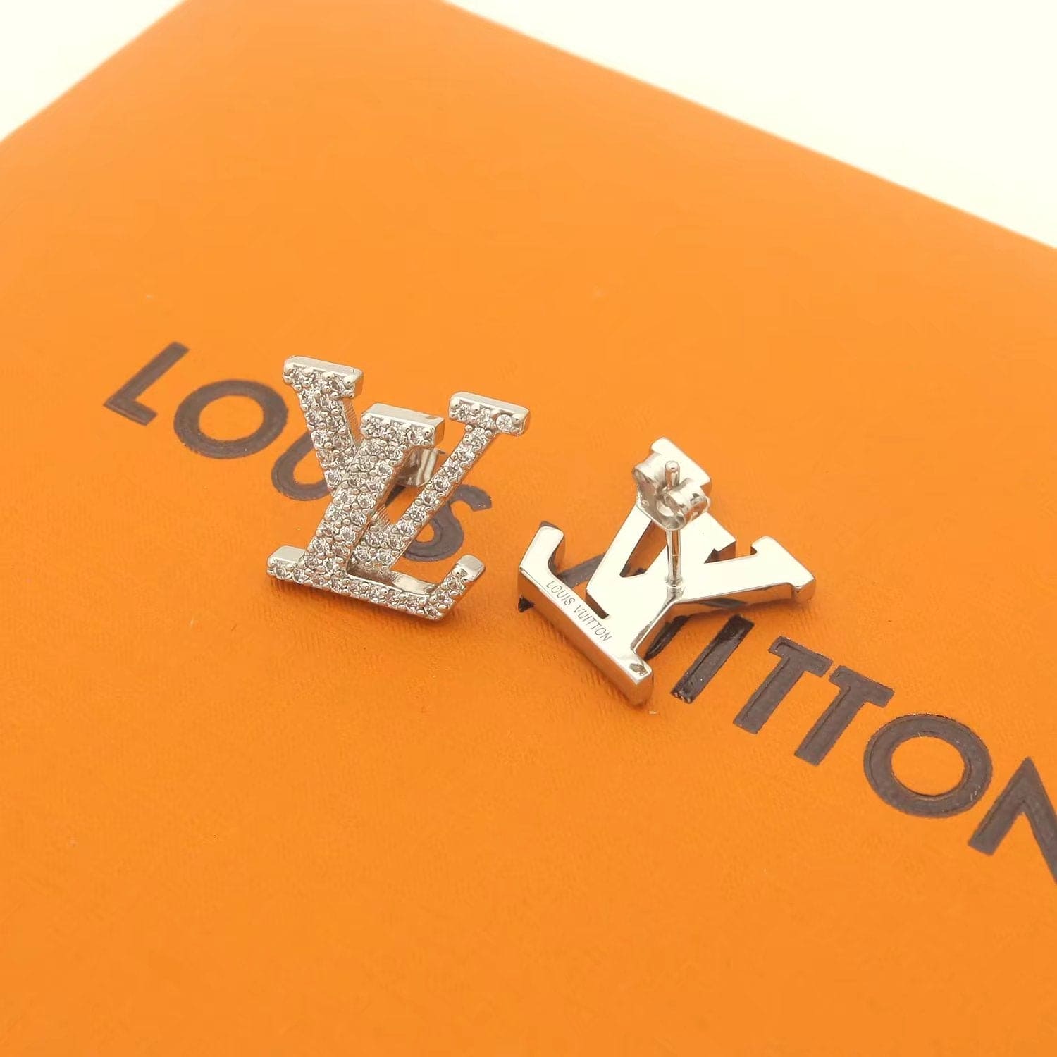 Louis Vuitton Iconic Diamonds 18K Gold Earrings