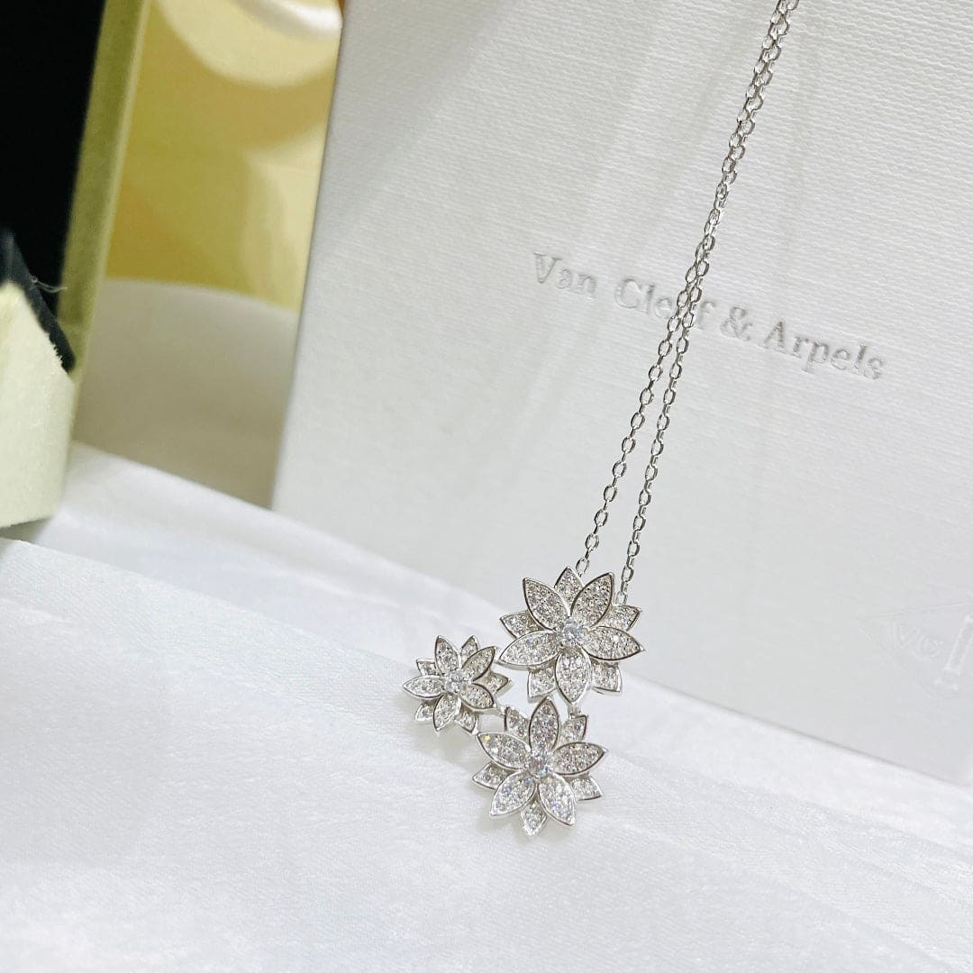Three Flowers Lotus 18K Gold Necklace