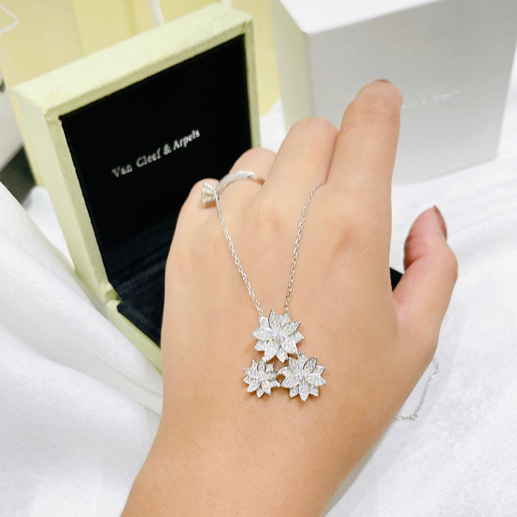 Three Flowers Lotus 18K Gold Necklace