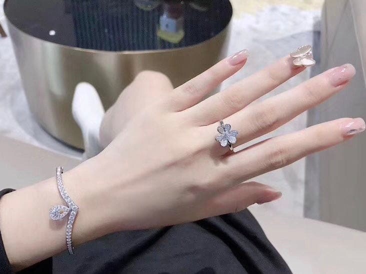 Frivole 18K Gold Ring