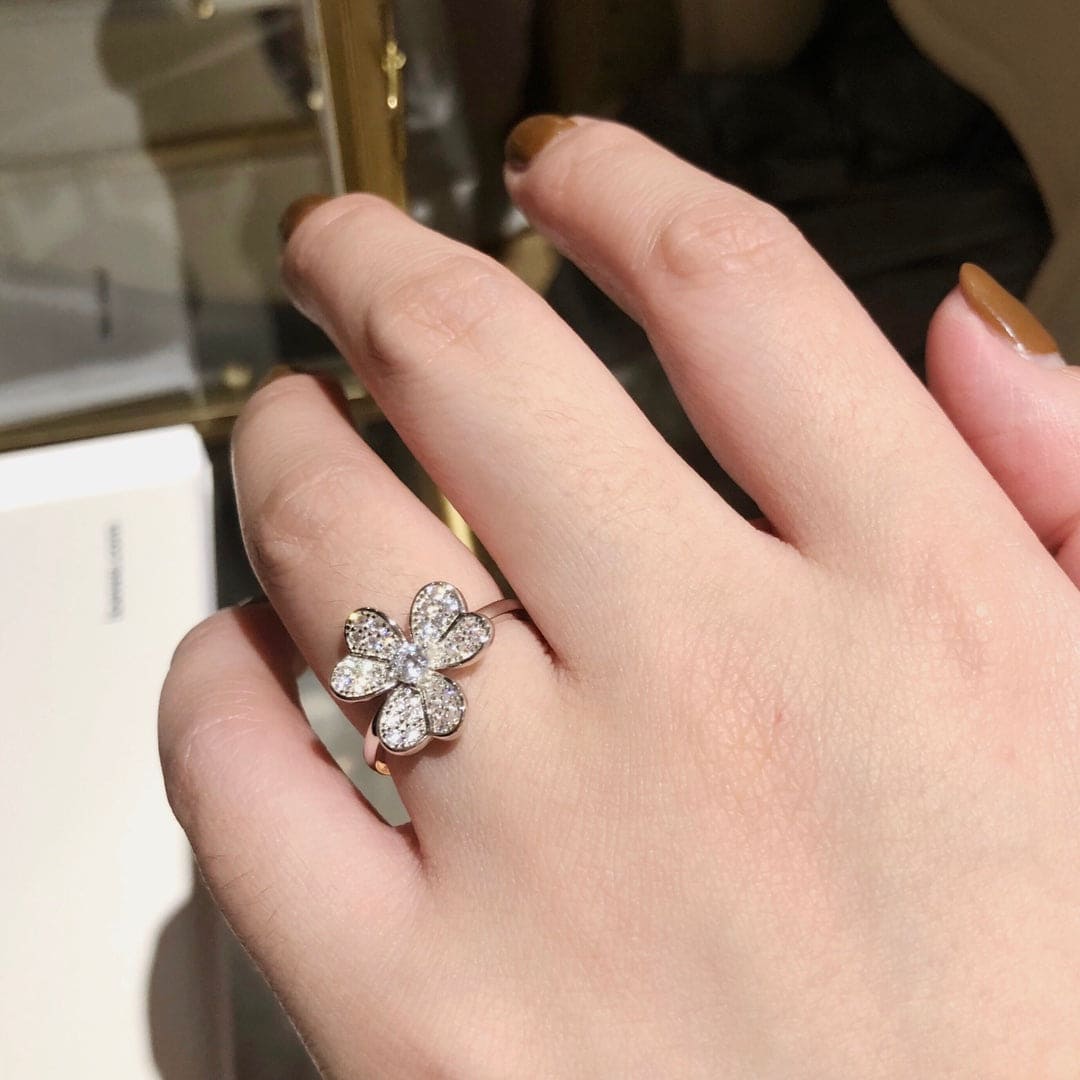 Frivole 18K Gold Ring