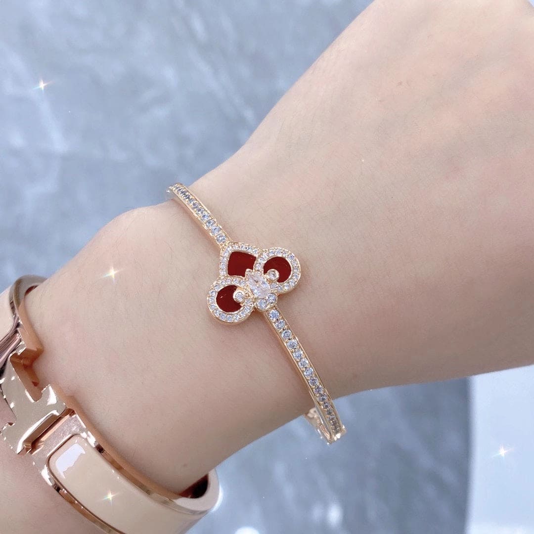 Tiffany Fleur De Lis 18K Gold Bracelet