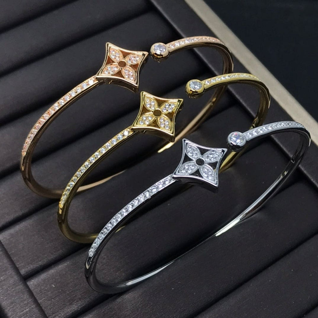 Louis Vuitton Idylle Blossom Twist 18K Gold Bracelet