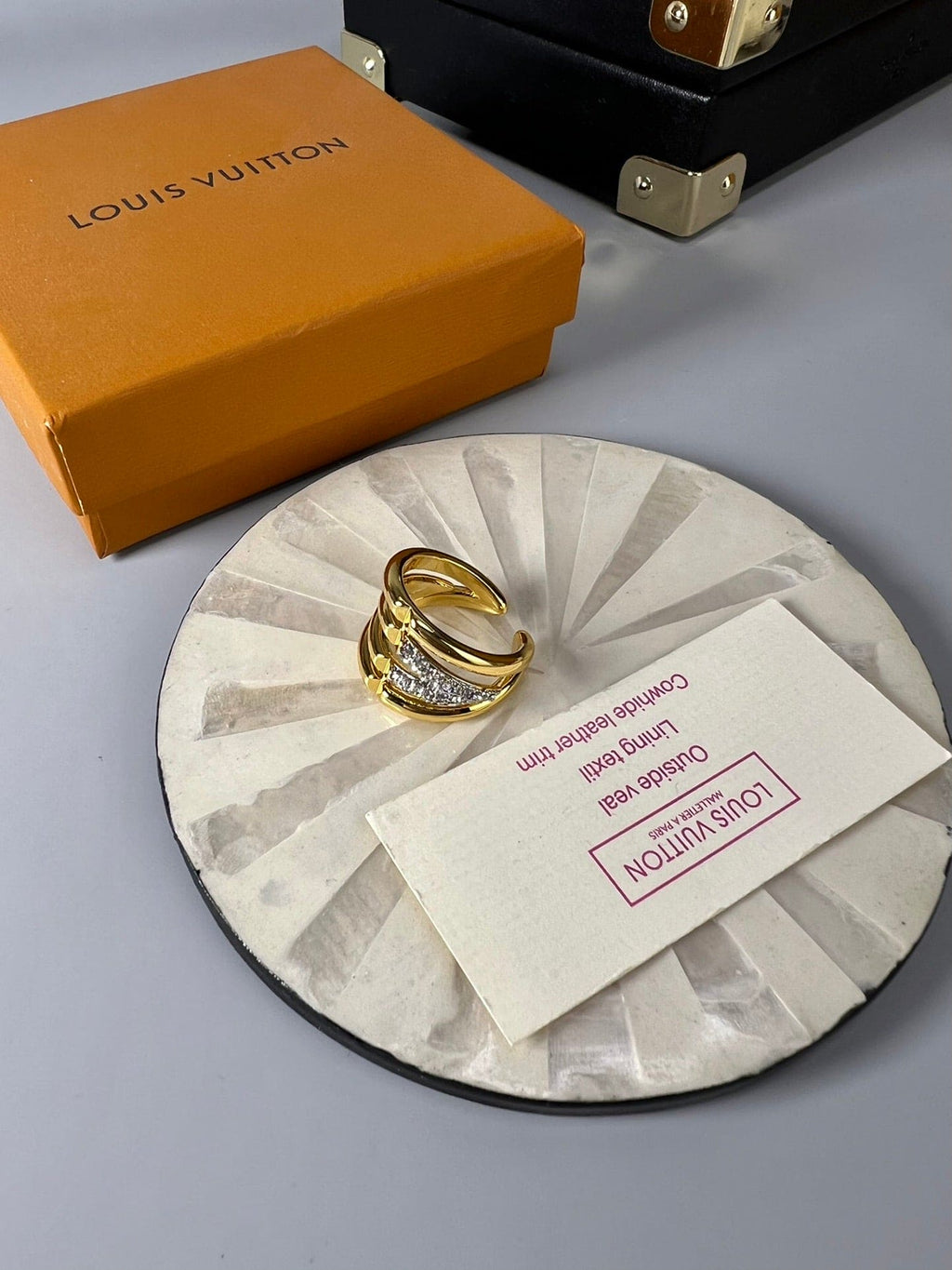 Louis Vuitton Volt Upside Down Diamonds 18K Gold Ring