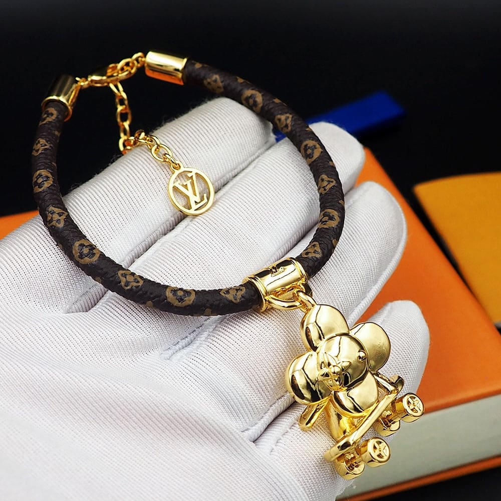 Louis Vuitton VIVIENNE KICK FLIP 18K Gold Bracelet