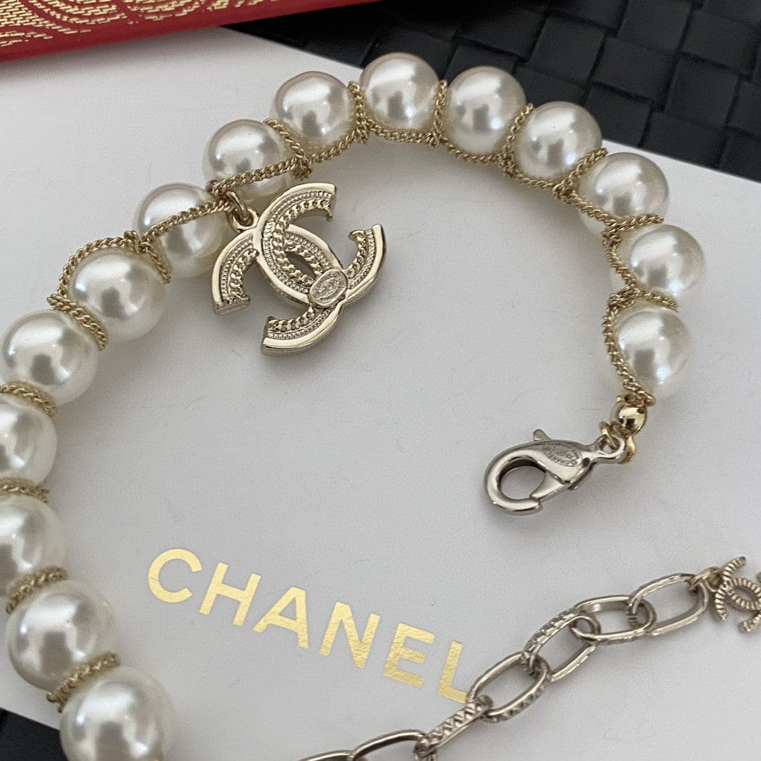 Chanel Pearls 18K Gold Bracelet