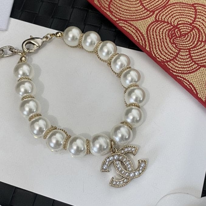 Chanel Pearls 18K Gold Bracelet
