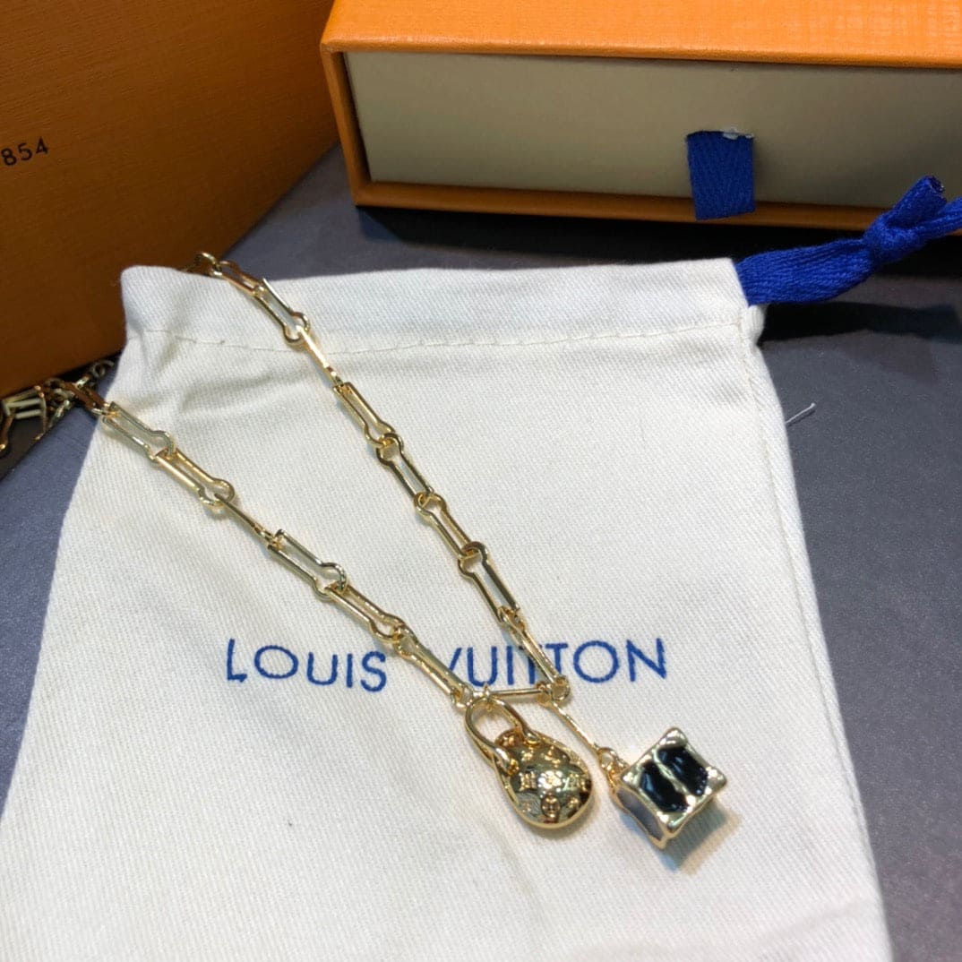 Louis Vuitton Dinosaur Egg Vintage 18K Gold Bracelet