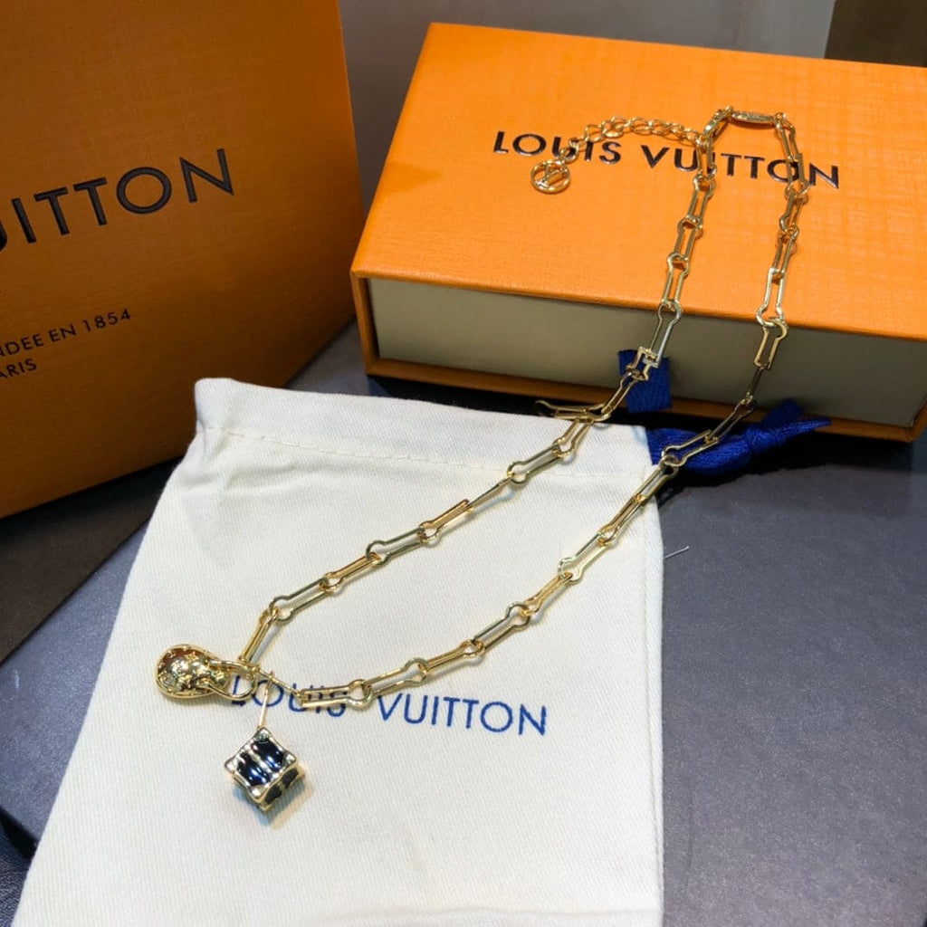 Louis Vuitton Dinosaur Egg Vintage 18K Gold Bracelet