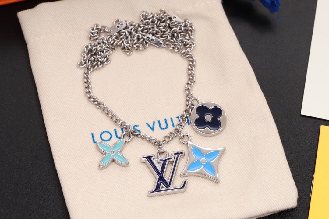 Louis Vuitton Instinct Enamelled 18K Gold Necklace