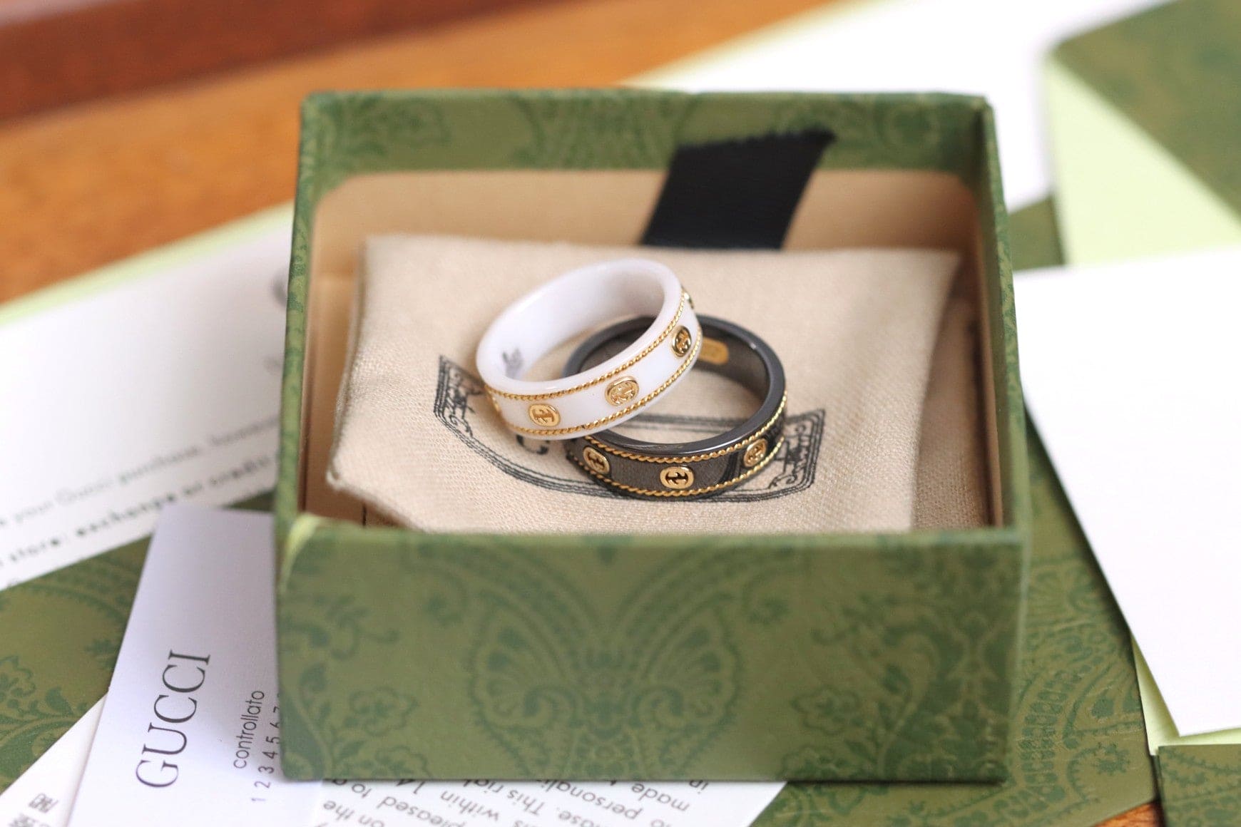 Gucci Double Interlocking Gucci Icon White Zirconia 18K Gold Ring