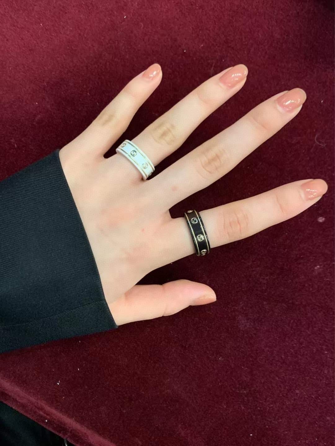 Gucci Double Interlocking Gucci Icon White Zirconia 18K Gold Ring