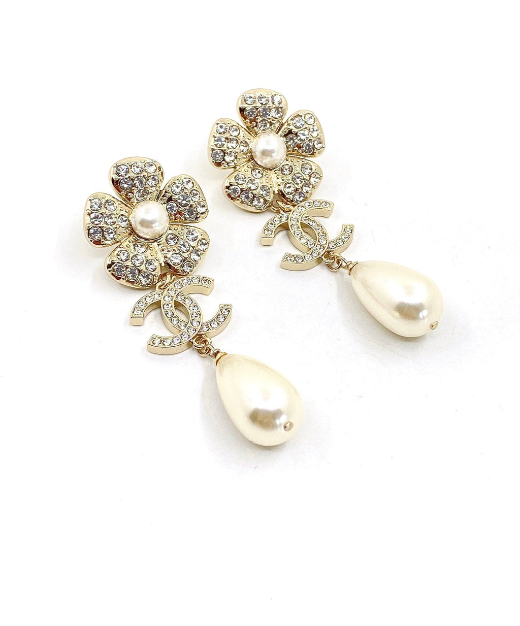 Chanel Pearl Flowers 18K Gold Earrings