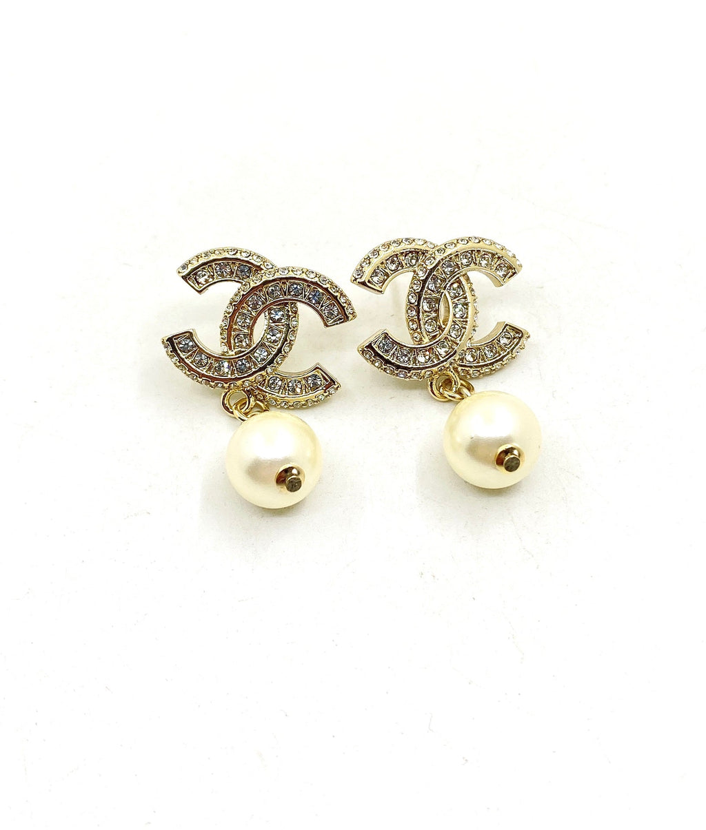 Chanel Pearls 18K Gold Earrings