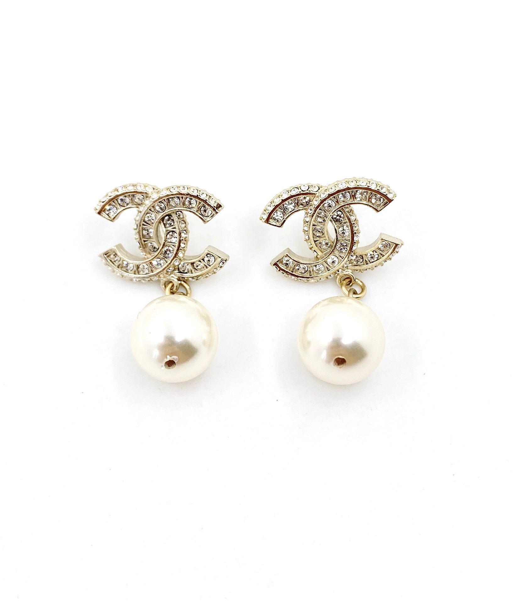 Chanel Pearls 18K Gold Earrings