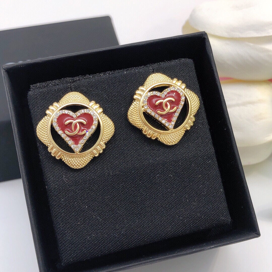 Chanel Heart Vintage 18K Gold Earrings